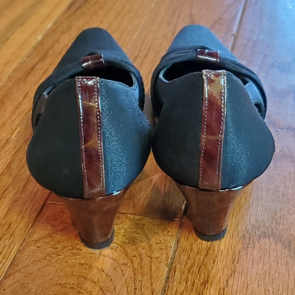 Prevata Womens Italian Heels Faux Tortoise Shell Pointed Toe Leather Sole 6 AA - Picture 3 of 14